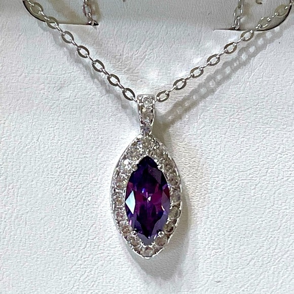 Bomb Party Crystal Pendant and Chain NIB Purple Clear - Picture 1 of 8